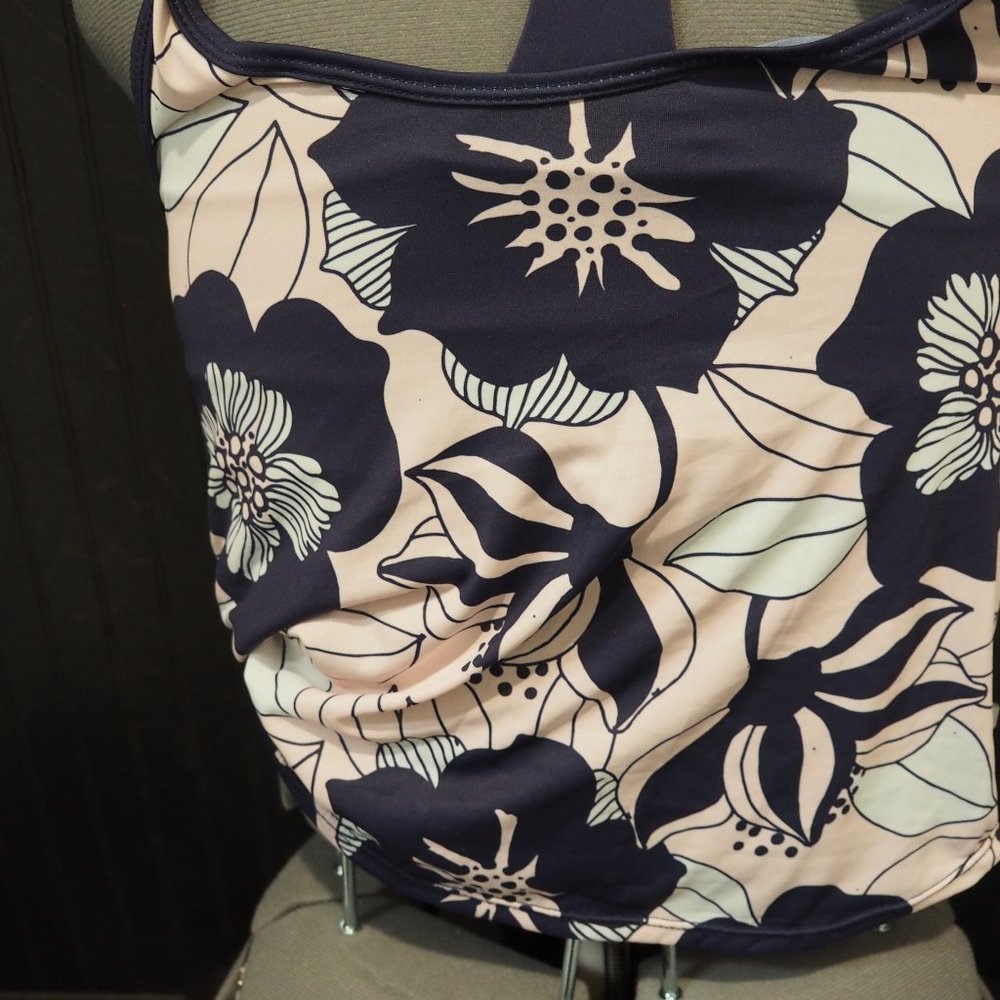 Shebeest Entwine Tank Tops with attached bra - Athletic Wear for Women - NWT - Picture 5 of 5